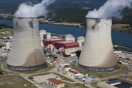 Images aériennes centrale nucléaire Cruas.