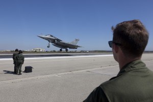 Avion de combat Rafale sur la base aérienne d'Istres