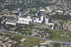 France, Gard (30), Nîmes, Valdegour, quartier en rénovation urbaine (vue aérienne)