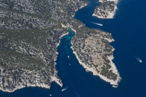 rance, Bouches-du-Rhône (13), Marseille et Cassis, Parc National des Calanques, massif des calanques Port Pin, Port Miou (vue aérienne)