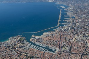 France, Bouches-du-Rhone (13),  Marseille, vue générale avec le Vieux port et la digue du large (vue aérienne)