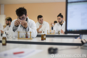 France, Alpes-Maritimes (06), Antibes,   CFA BTP, Centre de Formation d Apprentis Bâtiment Travaux Publics d'Antibes, chimie