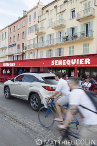 France, Var (83), Saint Tropez, café Sénéquier,  Lexus RX450 H Hydrid