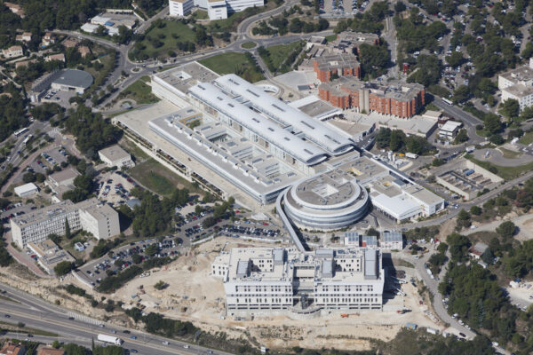 Vue aérienne – Entreprise — CHU de Nimes