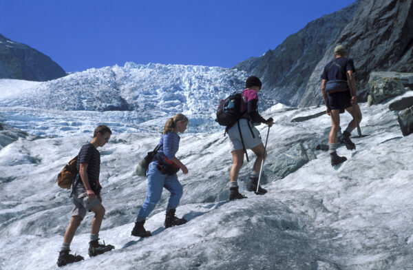 Trekking sur un glacier en Nouvelle Zélande