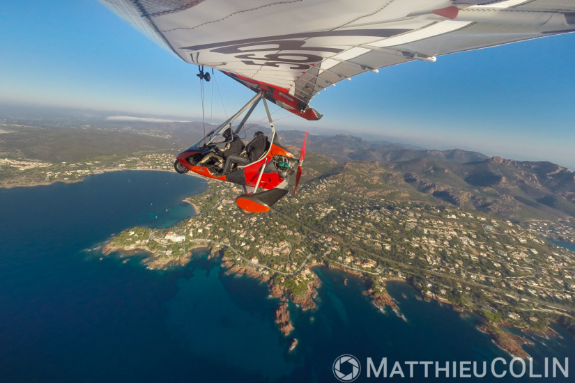 Littoral, massif de l'Esterel, vol en ULM pendulaire Tarnag 912 Air Creation Bionix (vue aérienne)