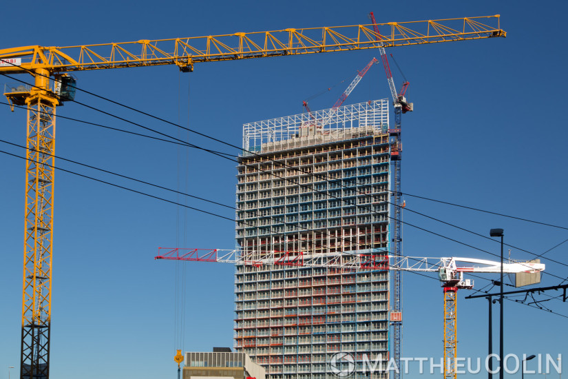 Quartier euromediterranee ou euromed, tour la Marseillaise de l'architecte Jean Nouvel, Vinci Consturction, chantier, grues