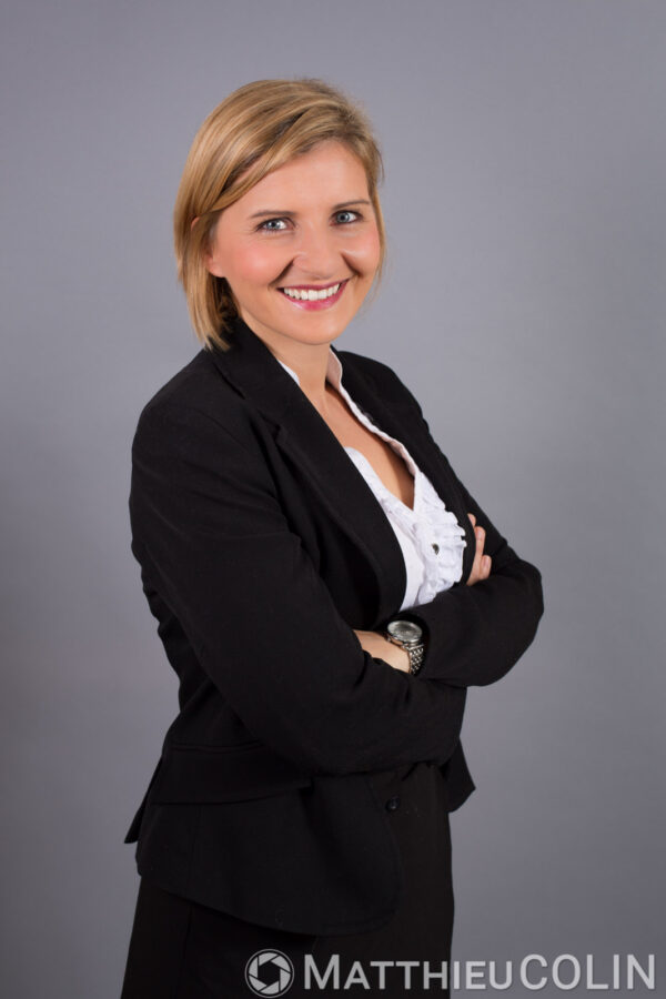 Portrait – Corporate — fond gris