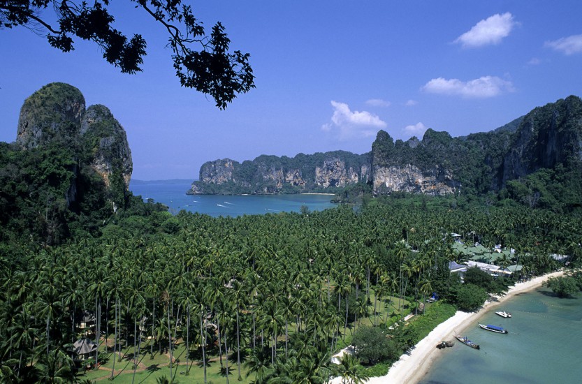 THAILANDE - Les îles de la mer Andaman - Robinson des mers du sud. Une escapade façon Robinson, au fil des îles de Krabi, Koh Phi Phi et Phuket, trois petits archipels nichés dans les eaux turquoises de la mer d’Andaman, à 920 km au sud de Bangkok. (140 photos) Voir le reportage sur Divergence-Images