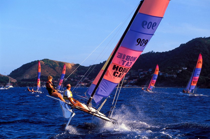 GUADELOUPE - Cocktail tonic - Archipel des Saintes. Catamaran, plongée, kayak et rando… Sur l’archipel des Saintes, ça déménage, avec ce cocktail tropical sacrément tonique, à consommer sans modération. (120 photos) Voir le reportage sur Divergence-Images