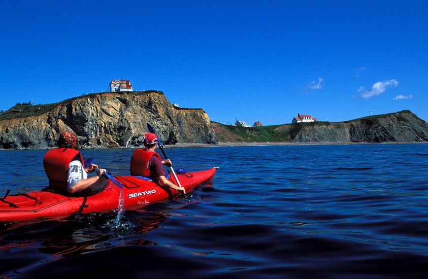 CANADA - Voyage aux sources du Québec - Gaspésie, Québec extrême. Sur cette terre farouche, paradis des baleines et des oiseaux, les habitants, francophones, perpétuent le souvenir des premiers explorateurs.. (80 photos)  Voir le reportage sur Divergence-Images