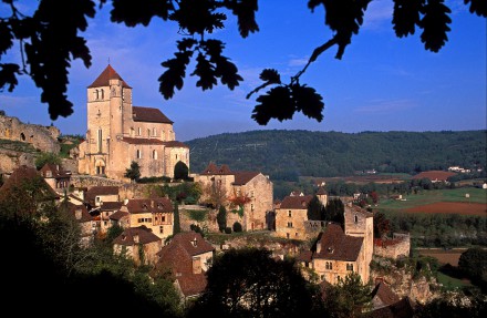 LOT  - Le Quercy entre Cahors et Rocamadour - Les villages du vertige. Perchés sur de hautes falaises, comme des vigies au dessus des rivières, les châteaux et les villages perchés semblent s’être échappés du Moyen Age (140 photos) Voir le reportage sur Divergence-Images