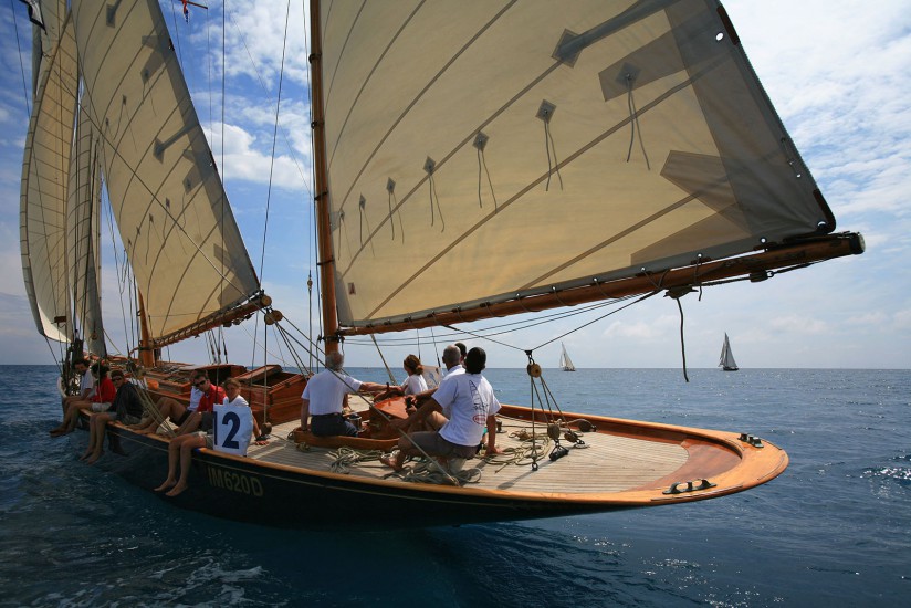 Régate de vieux voiliers de collection, Trophée Panerai (yachting) , une sélection des plus beaux Yachts d'Epoque (construit avant 1950), Yachts Classiques (construit avant 1976) et Yachts Esprit de Tradition ainsi que les Classes Métriques )Voir le reportage sur Divergence-Images