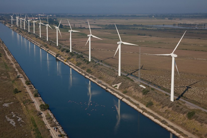 Parc de 25 éoliennes en Camargue