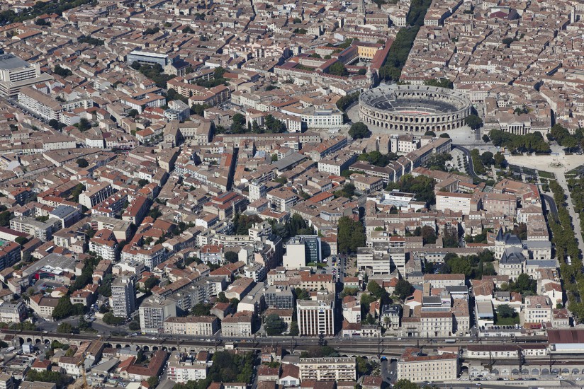 FRANCE - Paca - Gard - Ville de Nîmes. Vues aériennes de la ville de Nîmes, ses arènes, le Centre Hospitalier Universitaire CHU Carémeau, les grands ensembles Pissevin et Valledegour (37 photos) Voir le reportage sur Divergence-Images