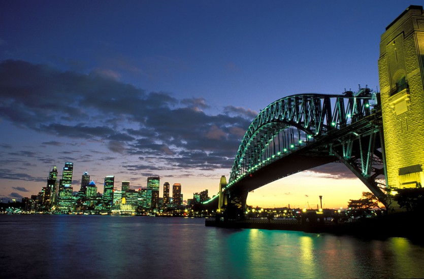 AUSTRALIE - Portrait de la capitale culturelle - Sydney, la raffinée des antipodes. Longtemps restée dans l’ombre du fait de son isolement géographique, Sydney l’australienne surprend par son dynamisme culturel. Plongée au cœur de la cité. (120 photos) Voir le reportage sur Divergence-Images