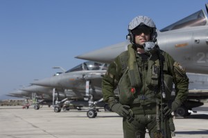 Avion de combat Rafale sur la base aérienne d'Istres