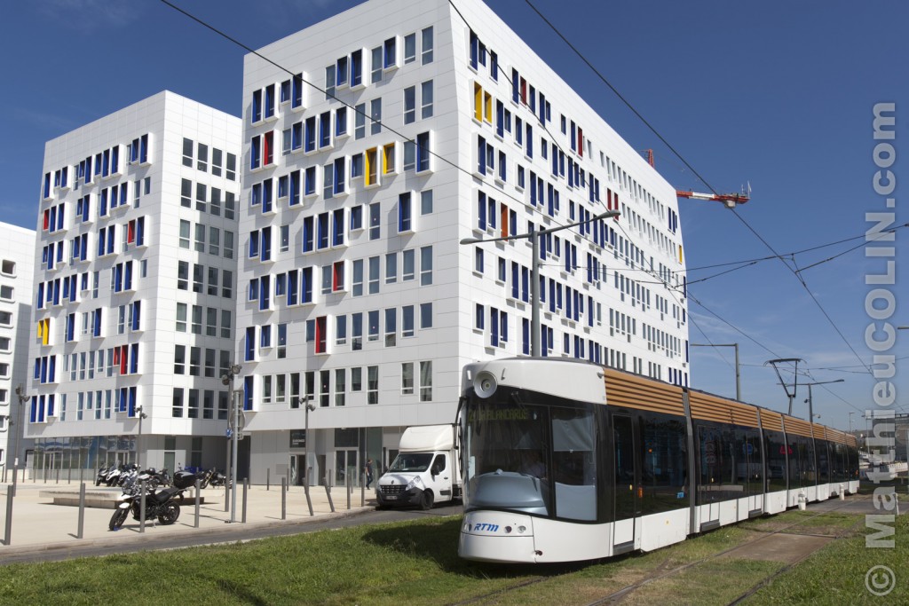 Marseille, Euromed ou euroméditerranée, la Joliette, Euromed Center, immeuble de bureau Astrolabe, Tramway