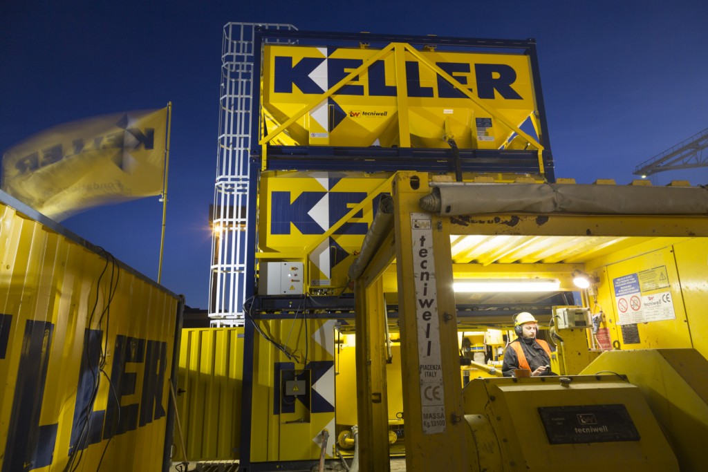 France, bouches-du-Rhône (13), La Ciotat, Port, chantiers navals, chantier de fondations spéciales, Keller France