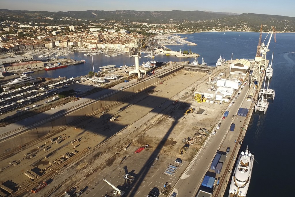 France, bouches-du-Rhône (13), La Ciotat, Port, chantiers navals, chantier de fondations spéciales, Keller France