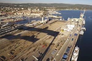 France, bouches-du-Rhône (13), La Ciotat, Port, chantiers navals, chantier de fondations spéciales,  Keller France