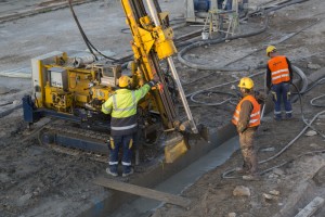 France, bouches-du-Rhône (13), La Ciotat, Port, chantiers navals, chantier de fondations spéciales,  Keller France