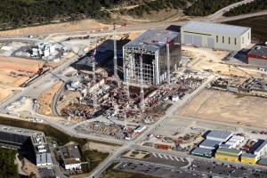 France, Bouches-du-Rhône (13), Saint-Paul-lès-Durance, Commissariat à l'Energie Atomique, CEA Cadarache, programme Iter, 42 ha, fusion nucléaire, Tokamak (vue aérienne MatthieuCOLIN.com )