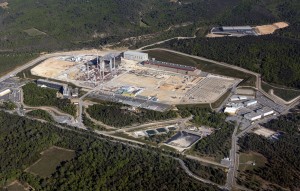 France, Bouches-du-Rhône (13), Saint-Paul-lès-Durance, Commissariat à l'Energie Atomique, CEA Cadarache, programme Iter, 42 ha, fusion nucléaire, Tokamak (vue aérienne MatthieuCOLIN.com )