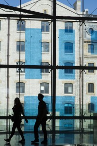 France, Bouches-du-Rhône (13), Marseille, quartier Euroméditerranée, Les terrasses du Port, centre commerciale, vue sur la façade du batiments des Docks