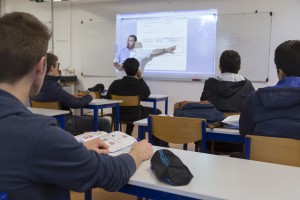 France, Bouches-du-Rhône (13), Istres, Lycée professionnel Latécoère  des Métiers des Industries de Procédés,  Formation BTS maintenance des équipements industriels ou MEI