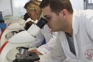 France, Bouches-du-Rhône (13), Istres, Lycée professionnel Latécoère es Métiers des Industries de Procédés, formation BTS métiers de l'eau pour devenir technicien de laboratoire d’analyses des eaux, environnement des industries de process, de rivière ou hef d’exploitation de réseaux d’assainissement, d’usines d’eau potable ou de stations d’épuration