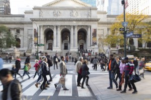 Etats-Unis, New York, Manhattan, Mid Town, New York Pulic Library sur Bryant Park et la 5th avenue