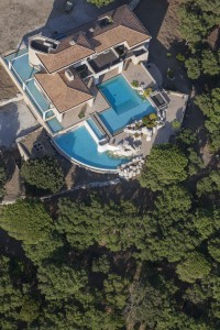 France, Var (83), Golfe de Saint Tropez, Gassin , villa avec piscine (vue aérienne)