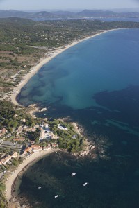 France, Var (83), presqu'ile de Saint-Tropez, commune de Ramatuelle, plages de Pampelonne, Bonne Terrasse près de Cap Camarat, ancienne villa d'Eddy Barlcay et ses nuits blanches  (vue aerienne)