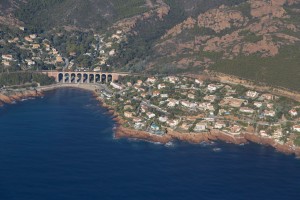 france, Var (83), littoral de la commune de Saint Raphaël, massif de l'Esterel, Cap Roux, Antheor, Agay (vue aérienne)