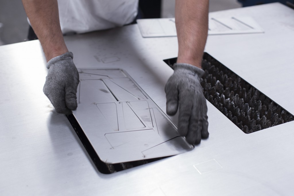 GL Oxy entreprise de découpe laser et plasma de précision de metal. Process industriel de découpe laser, découpe plasma