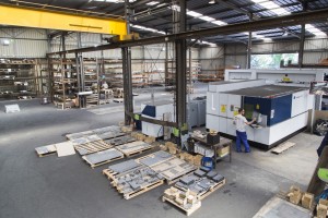 France, Bouches-du-Rhône (13), GL Oxy entreprise de découpe laser et plasma de précision de metal. Process industriel de découpe laser, découpe plasma, pliage sur acier, inox et aluminium.