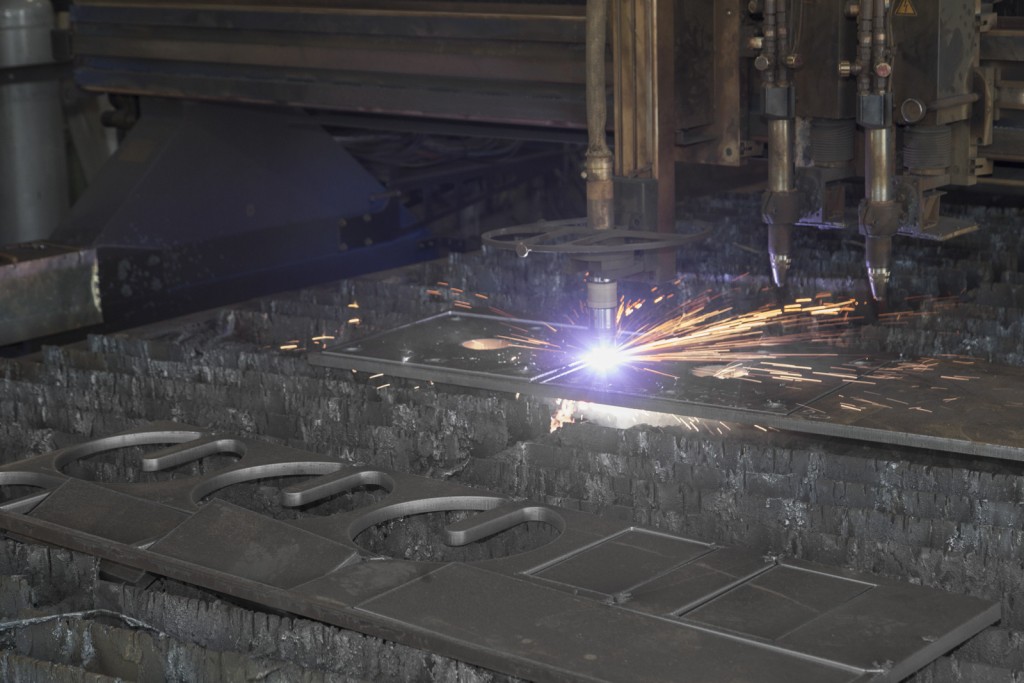 GL Oxy entreprise de découpe laser et plasma de précision de metal. Process industriel de découpe laser, découpe plasma