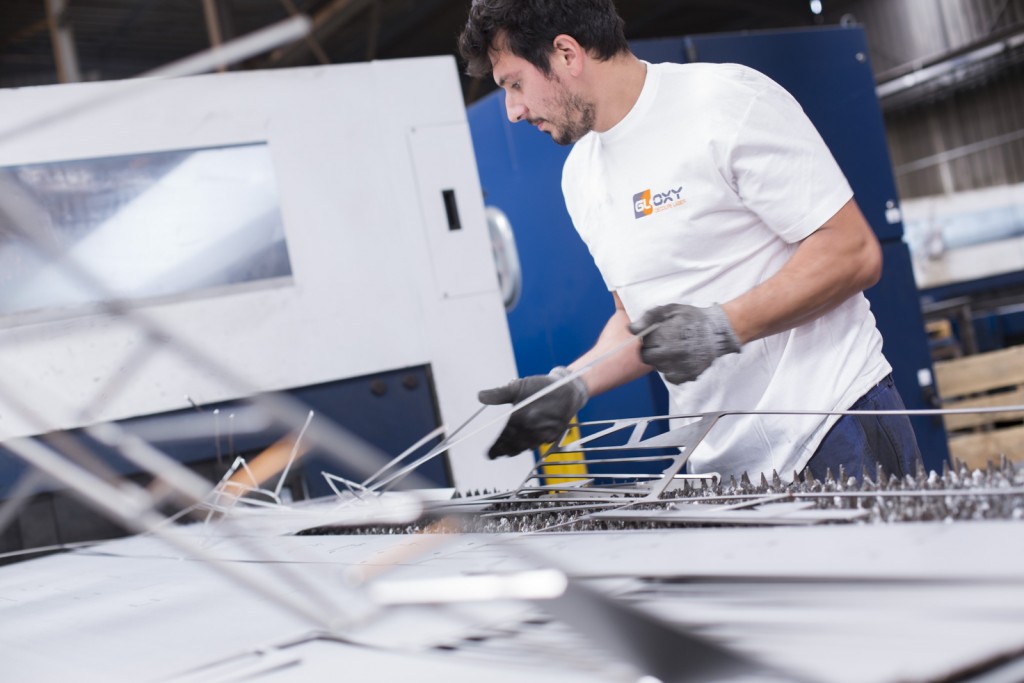 GL Oxy entreprise de découpe laser et plasma de précision de metal. Process industriel de découpe laser, découpe plasma