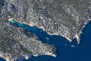 France, Bouches-du-Rhône (13), Marseille et Cassis, Parc National des Calanques, massif des calanques, En Vau (vue aérienne)