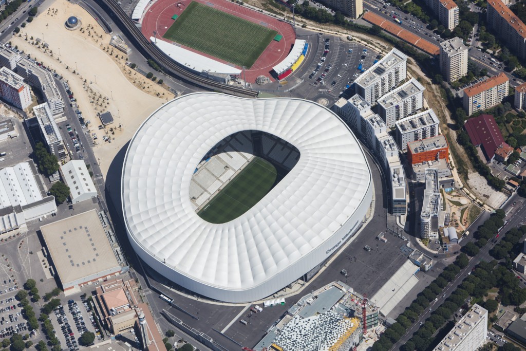 Marseille, 8 ème arrondissement, le stade Orange Vélodrome et le parc Chanot, parc des expostions près du rond poind