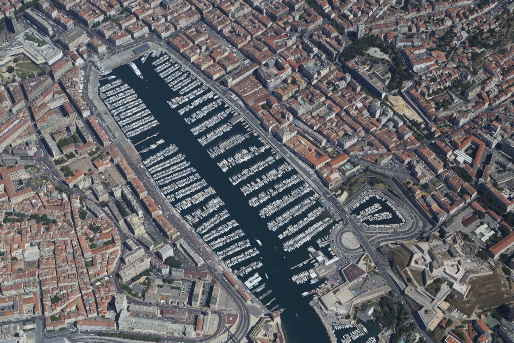 France, Bouches-du-Rhone (13), Marseille,2 et 7eme arrondissement, Vieux port (vue aérienne)