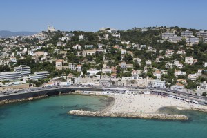 France, Bouches-du-Rhone (13),  Marseille,  8 ème arrondissement, quartier du Roucas Blanc, la corniche du président Kennedy, Plage du Prophète, Notre Dame de la Garde ou Bonne mère (vue aérienne)