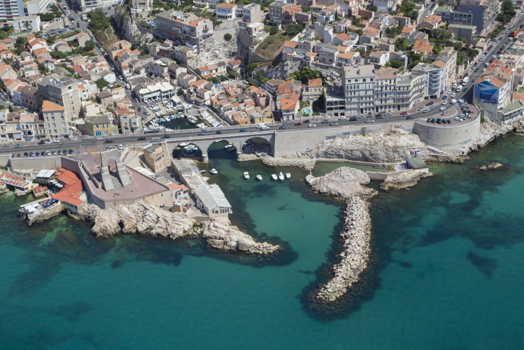 Marseille, 7 ème arrondissement, quartier d'Endoume, la corniche du président K, vallon des Auffes (vue aérienne)