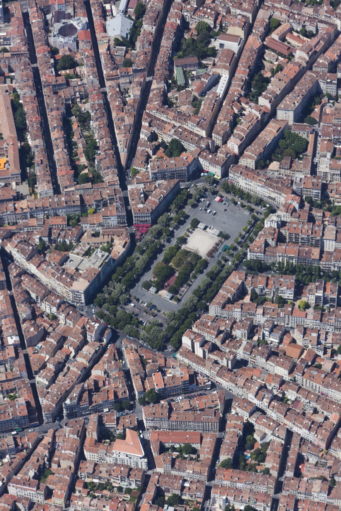 France, Bouches-du-Rhone (13), Marseille, 1,2 4, 5 et 6 ème arrondissement, Place Jean Jaurès ou la Plaine (vue aérienne)