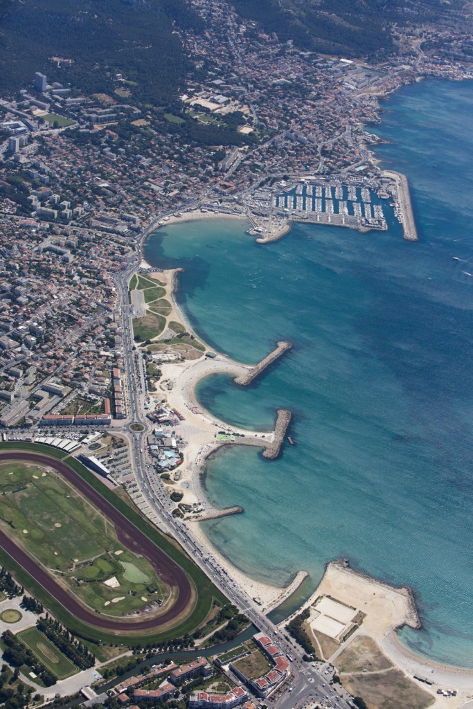 France, Bouches-du-Rhone (13), Marseille, 8ème arrondissement, Pointe rouge, plages du Prado et Escale Borély (vue aerienne)