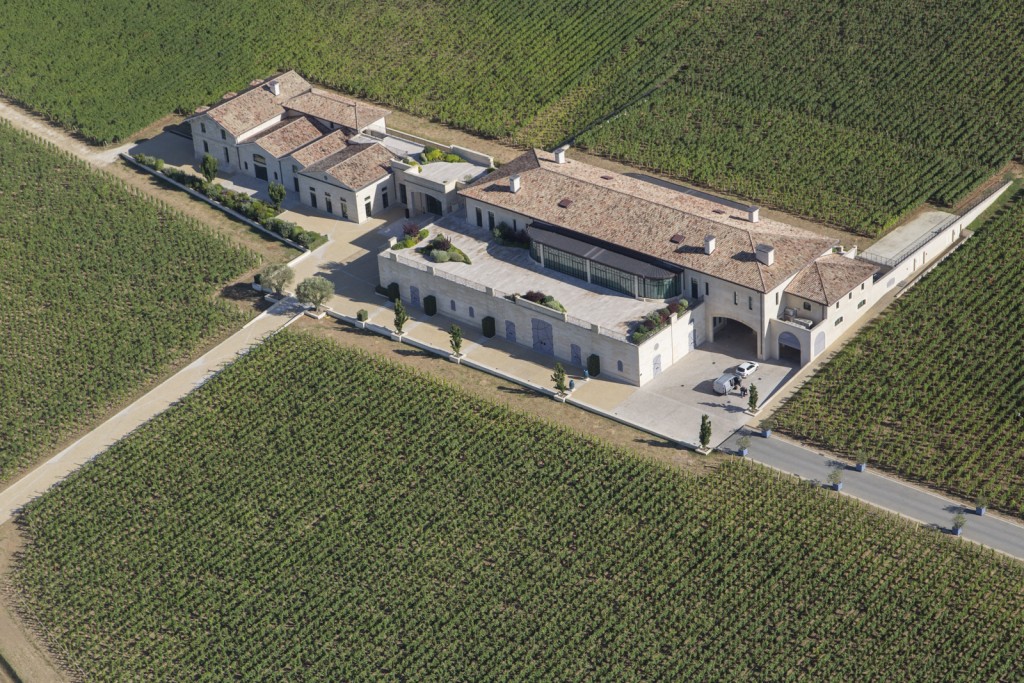 Saint Emilion, château Pavie, vignobles Perse, premier grand cru classé A de Saint Emilion (vue aérienne)