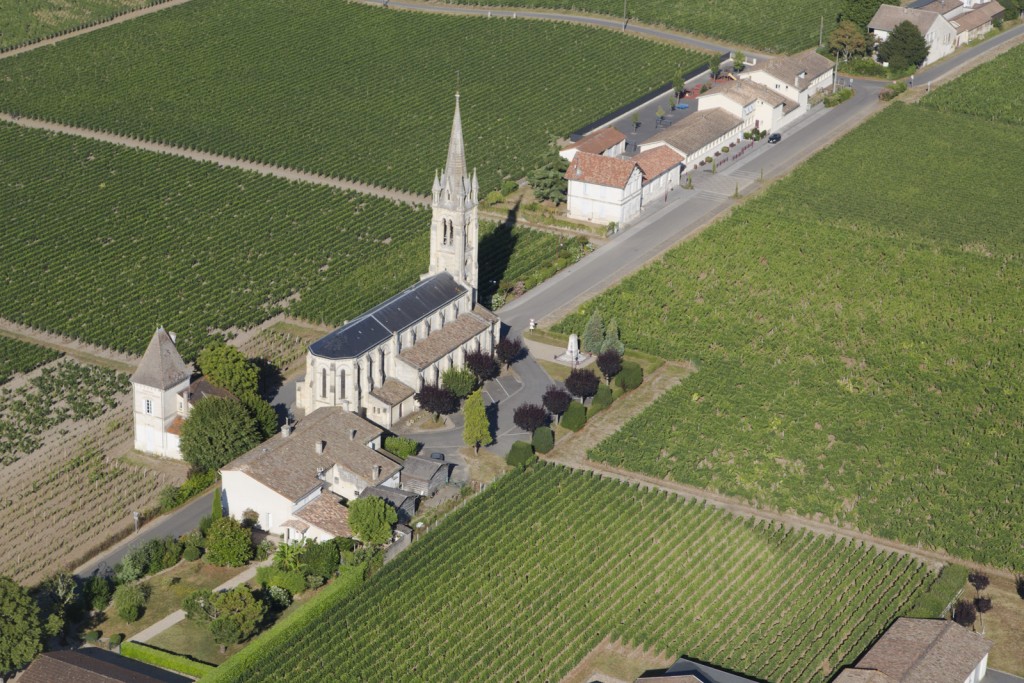 Pomerol, village réputé pour son vignoble tels que Pétrus, Le Pin, Lafleur, La Conseillante, Gazin, Maillet, Rouget