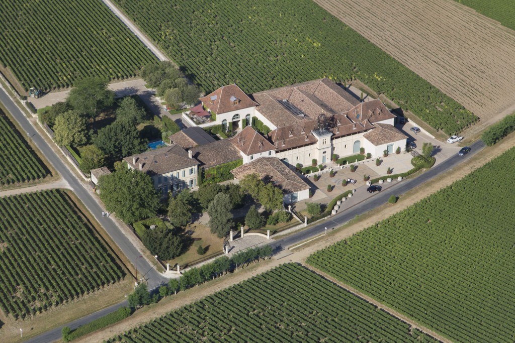 France, Gironde (33), saint Emilion, château Angelus, premier grand cru classé A de Saint Emilion (vue aérienne)