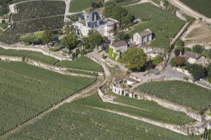 France, Gironde (33), saint Emilion, château Ausone, premier grand cru classé de Saint Emilion (vue aérienne)